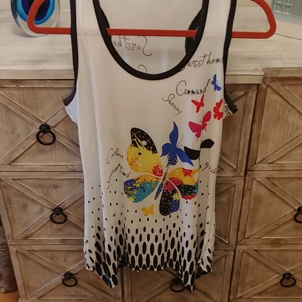 Beautiful top for summer. Brand new!